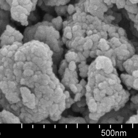複合セラミック材料は、100〜200nmのナノチタンホウ化物粉末